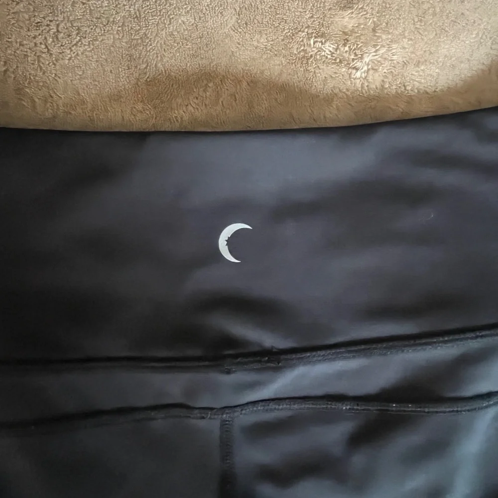 NWOT, Zyia Black Pocket Light n Tight Hi-Rise 7/8 - Picture 7 of 10